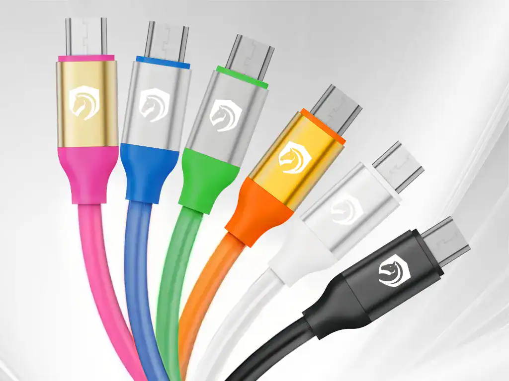 Cabos USB coloridos para carregamento e transferência de dados, compatíveis com diversos dispositivos eletrônicos, design moderno e resistente, ótimo para uso diário e escritório.