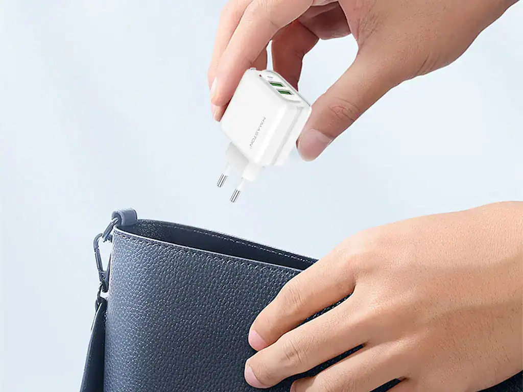 Carregador portátil USB para bolsas, acessório inteligente para manter seus dispositivos carregados em qualquer lugar, ideal para quem busca praticidade e tecnologia.
