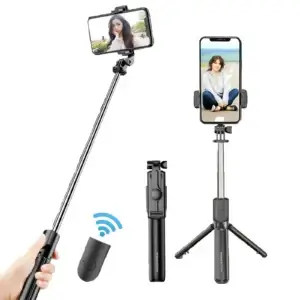 Selfie stick com tripé e suportes ajustáveis para smartphone, ideal para gravações e fotos em alta qualidade em viagens e eventos.